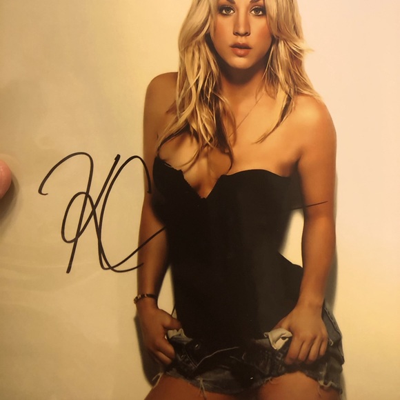 Kaley Cuoco signed (Rp) ✍🏼 - Picture 1 of 3